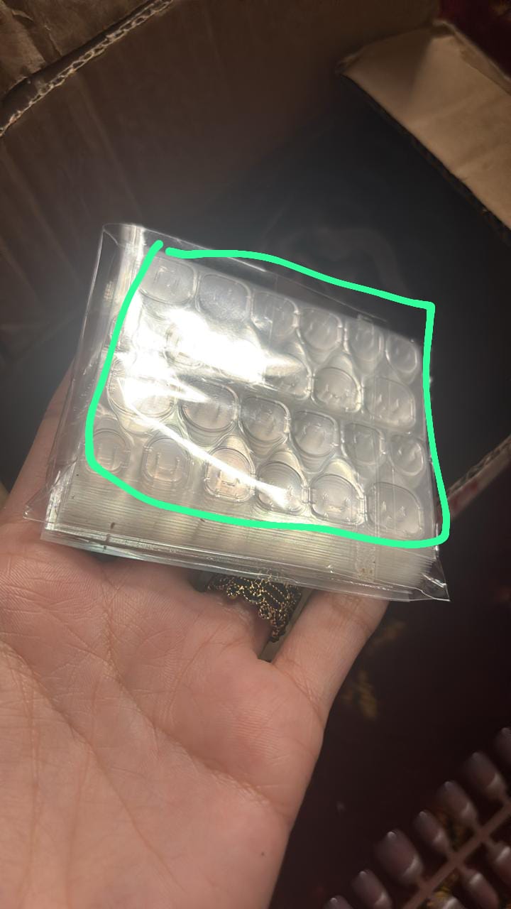 Nail Sticky Tabs — 2–3 Hours Lasting